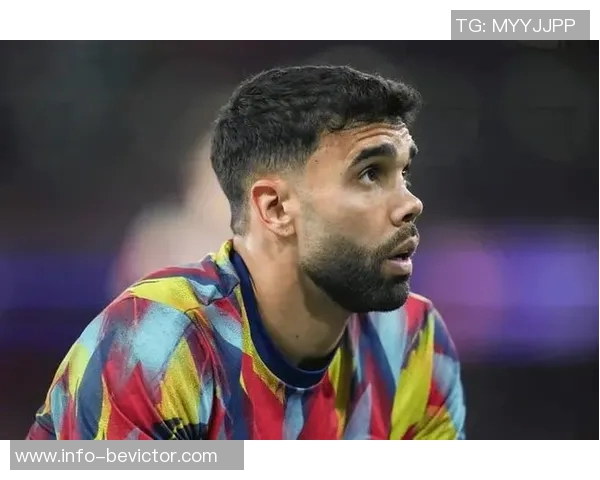 内维尔赞凯塞多为英超最佳中场卡拉格力挺赖斯更具全能与控球优势 内维尔赞凯塞多为英超最佳中场卡拉格力挺赖斯更具全能与控球优势