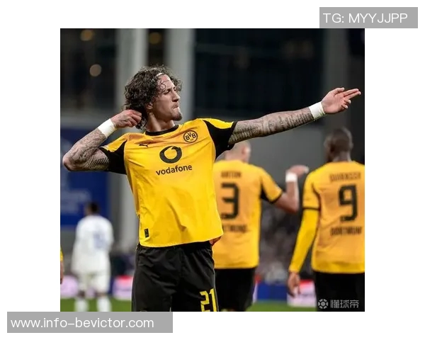 多特门将赛后回应仅一次射正质疑称此言不礼貌引发热议 多特门将赛后回应仅一次射正质疑称此言不礼貌引发热议